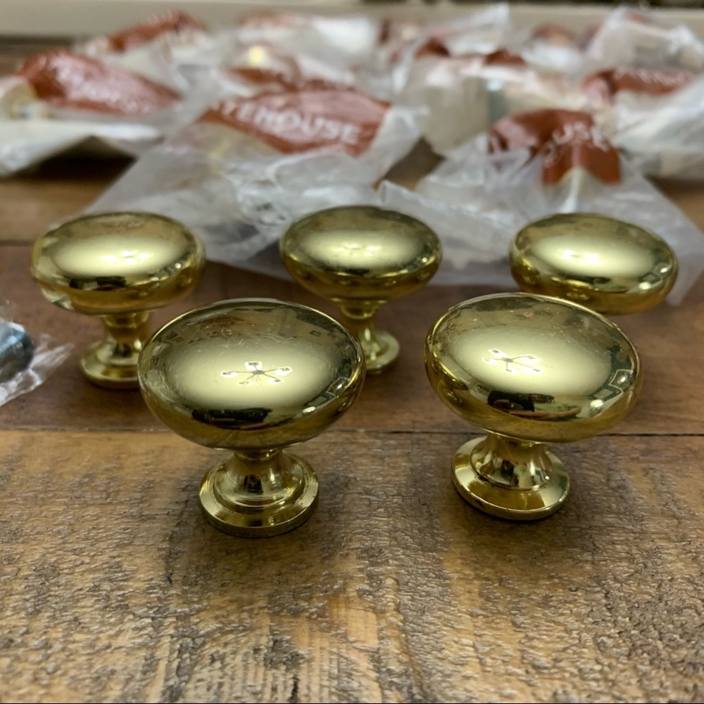 19 Gatehouse Gold Knobs/Pulls